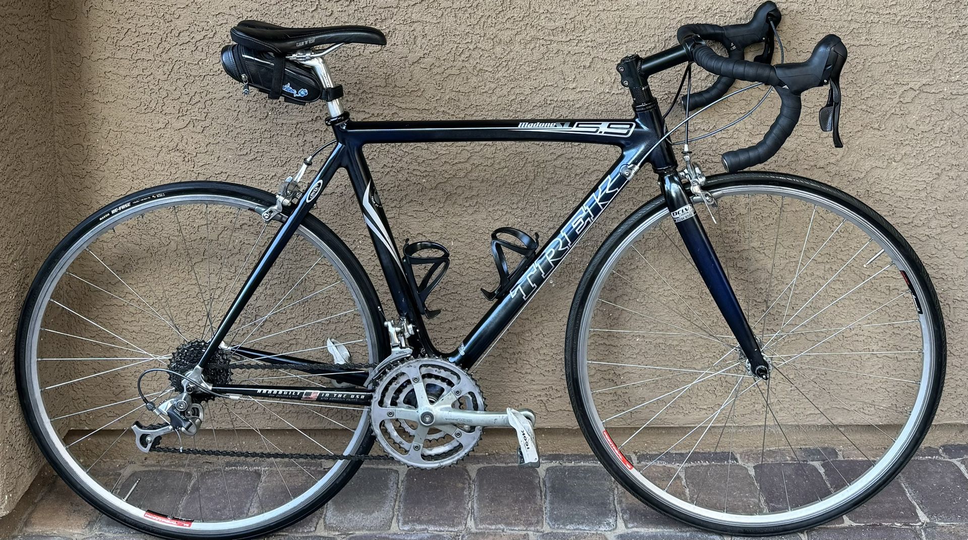Trek Madone 5.9 CARBON Road Bike Size 54 Cm $500 Takes It Does Need A Tune Up In Great Overall Condition 