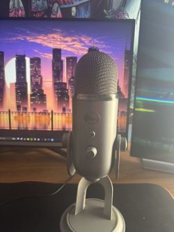 Blue Yeti Podcast mic