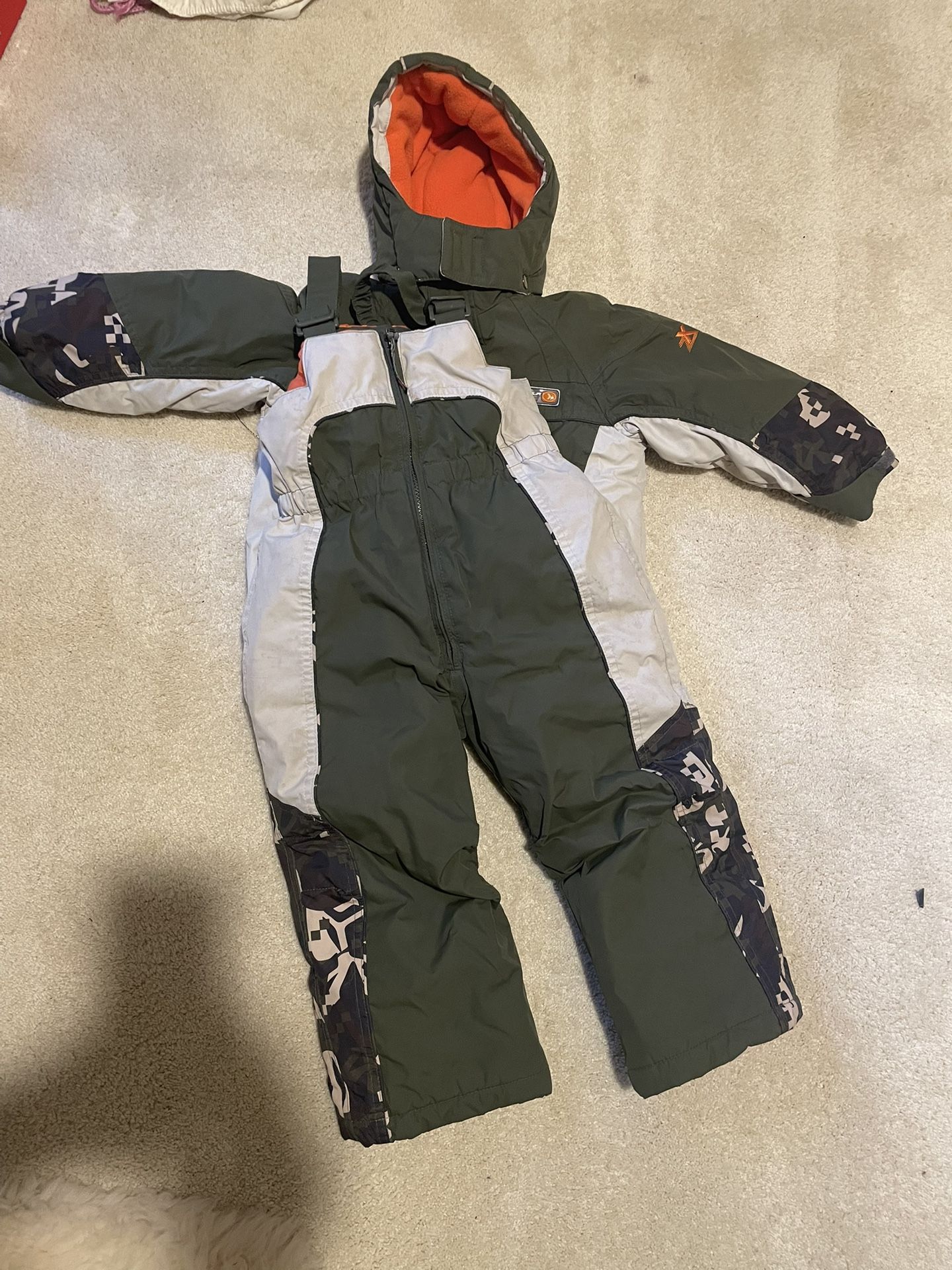 4T kids’ ski jacket and jumpsuit set 