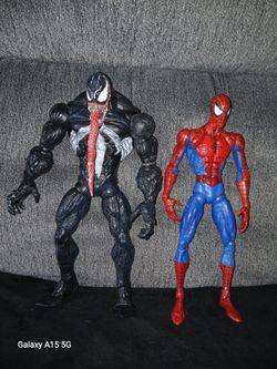Marvel legends Icons Spiderman Venom figures