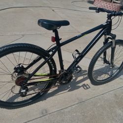 North Rock Bicycle  Sz 26 Tires Disk Brakes