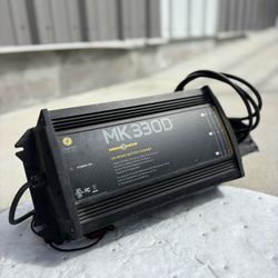 Minn Kota MK330D 30 Amp 3 Bank Marine Battery Charger