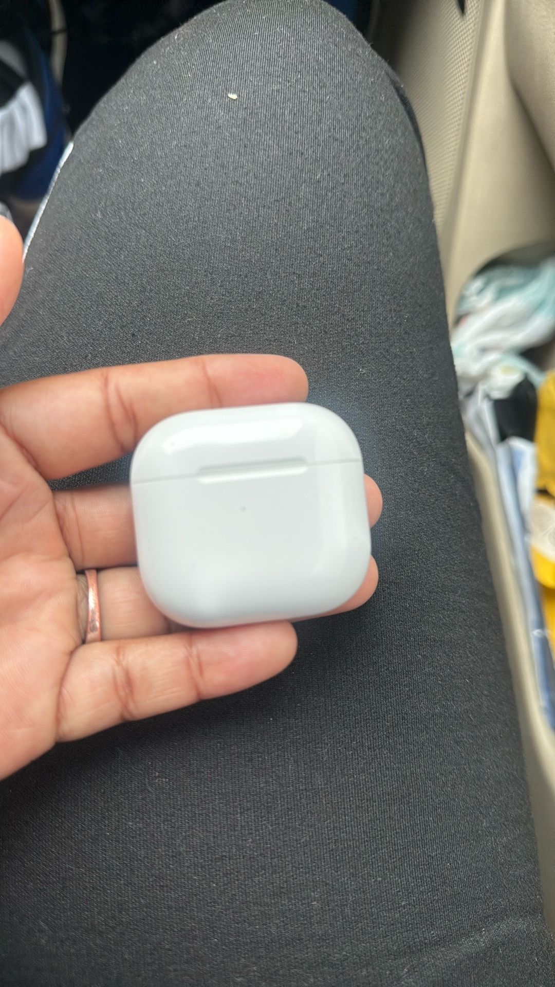 AirPod 4s
