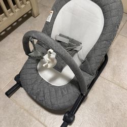 Baby Aura Delight Deluxe Bouncer