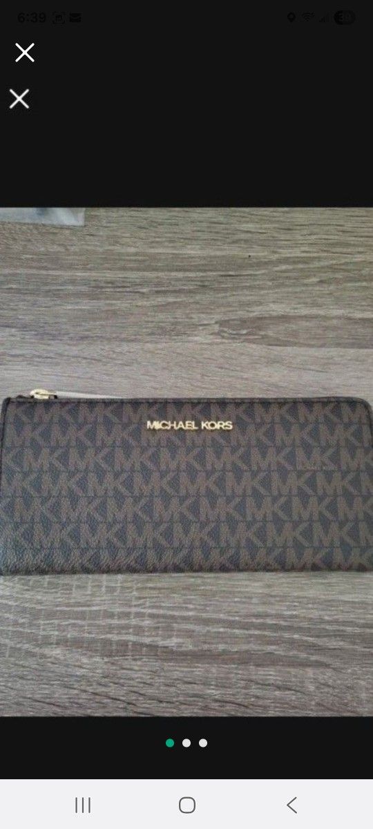 Michael Kors Signature Wallet