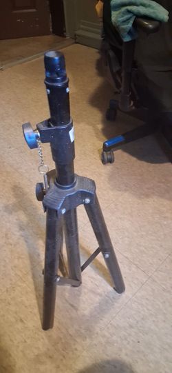 Speaker holder