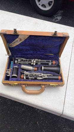 Vintage Peddler Clarinet 