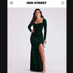Green Velvet Dress With Slit 