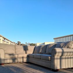 Free Delivery! Large Grey 2 Piece Sectional 