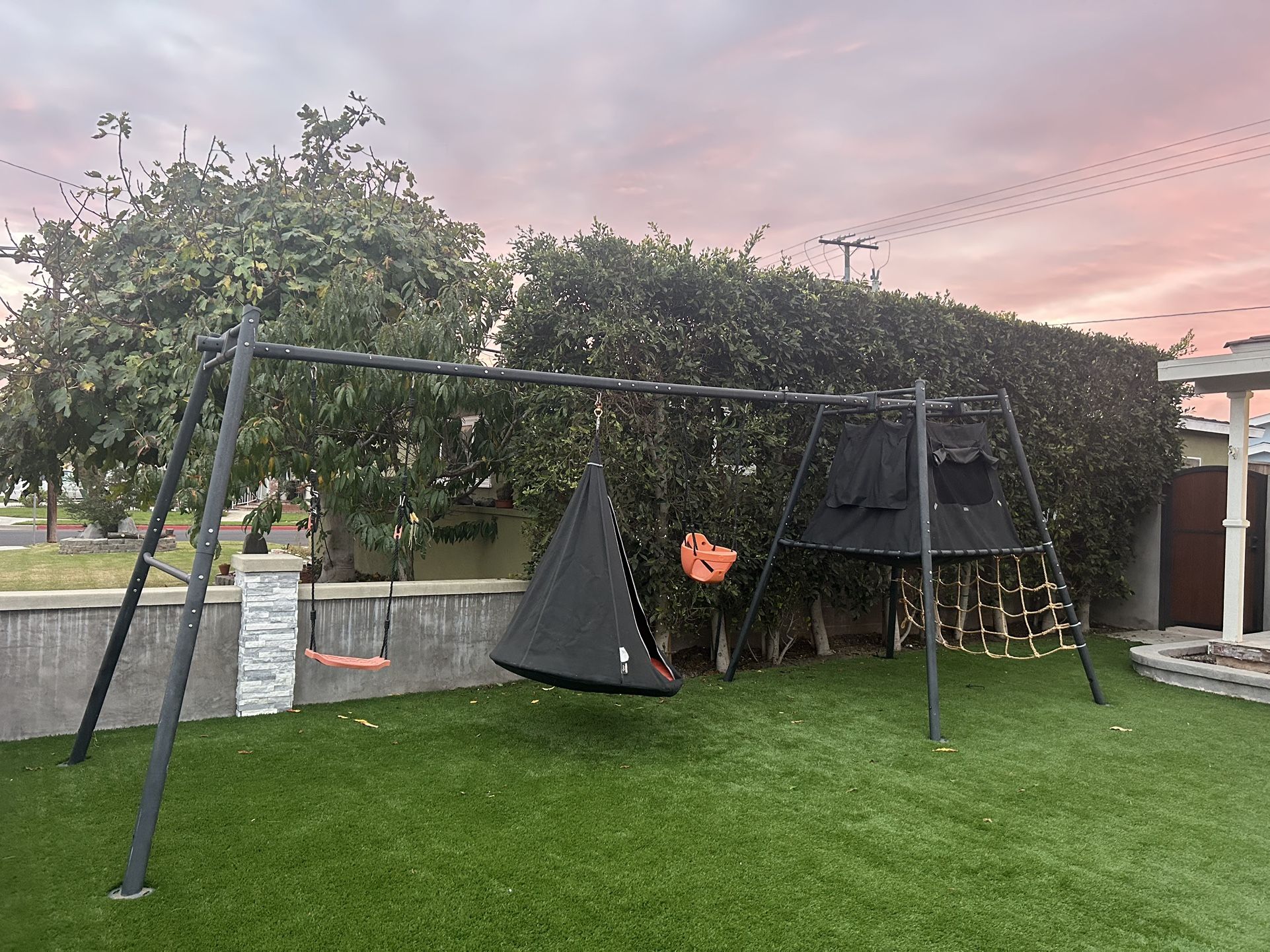 Vuly Play House + Swing Set