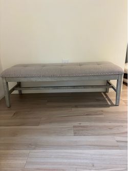 Beautiful light grey bench in Great Condition