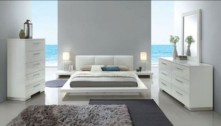 Brand New White 5pc Queen Bedroom Set (Available in California & Eastern King)