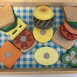 Melissa & Doug sandwich set