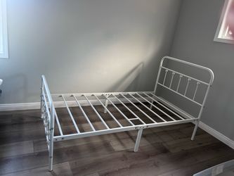 white twin bed frame