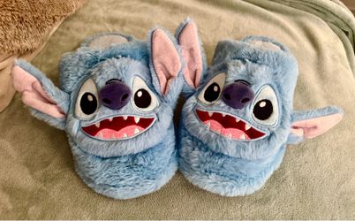 Disney Lilo and Stitch slippers (women’s 7-8)