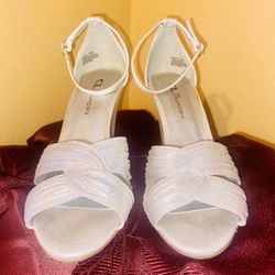 Silver Dressy Womans Shoes Size 7 1/2