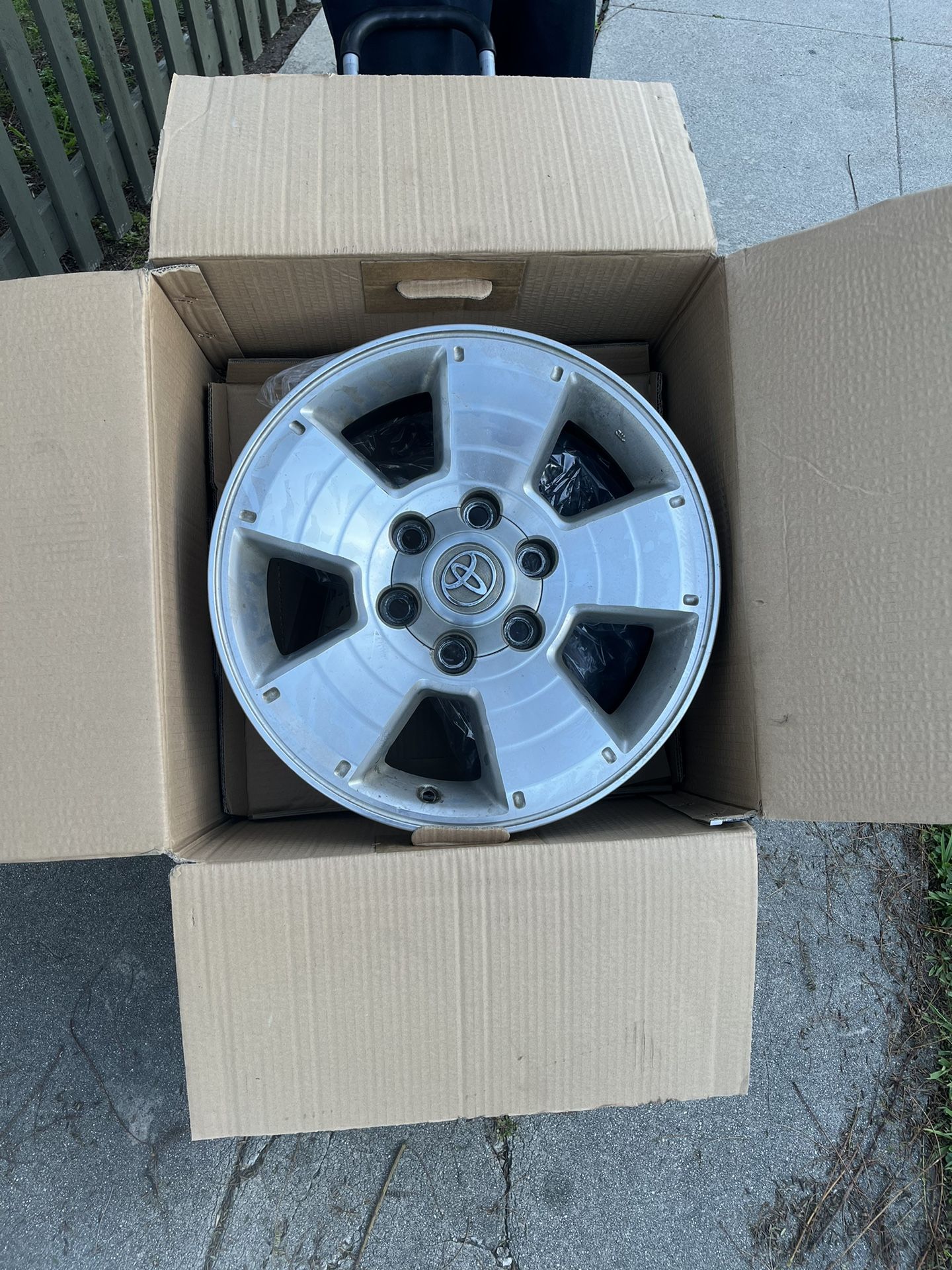SINGLE 20 INCH WHEEL/RIM TOYOTA TACOMA TUNDRA 2004-2006 OEM CHROME  2006 Toyota Tacoma Stock Rims