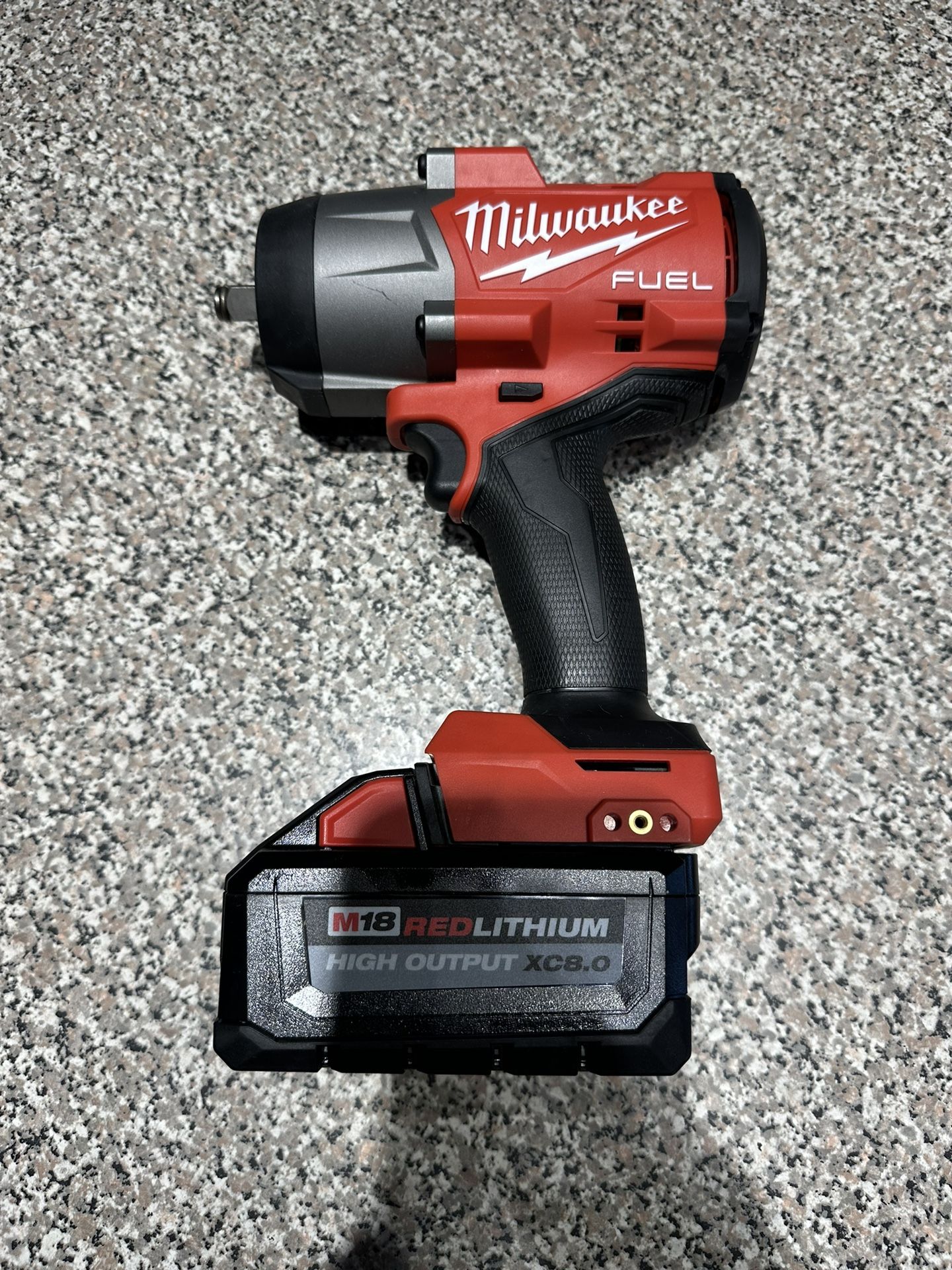 Milwaukee M18 Fuel 1/2in Impact Wrench And 8.0 Battery