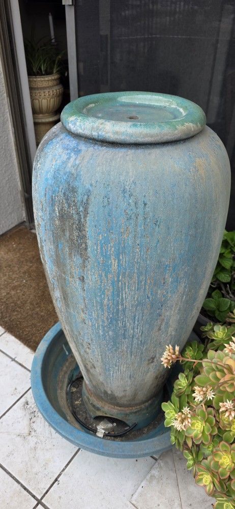 Ceramic Fountain w Bowl