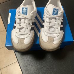 Adiddas Unisex Toddler Size 9c