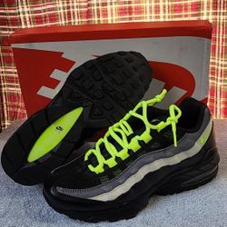 Nike Air Max '95 (Black Volt)