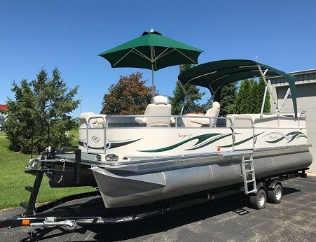 🚭2006 Manitou Legacy Pontoon Boat and Trailer🚭Please contact: Wendy101US@🇬 🇲 🇦 🇮 🇱.🇨 🇴 🇲 (Type it by hand please)