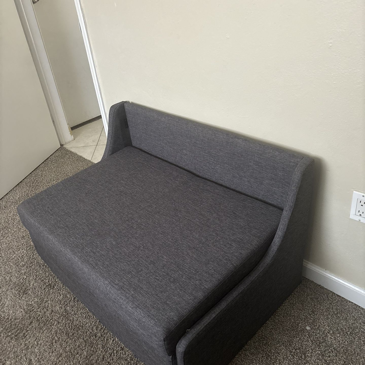 Pull Out Love Seat 