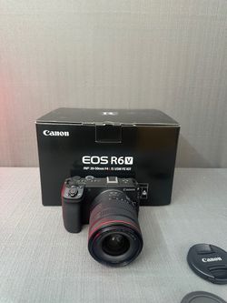 Canon EOS R6 V Mirrorless Camera with 20-50mm f/4 Lens
