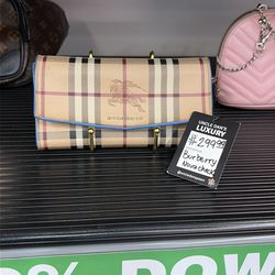 Burberry clutch