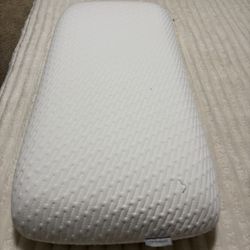 Tuft & Needle King Pillow