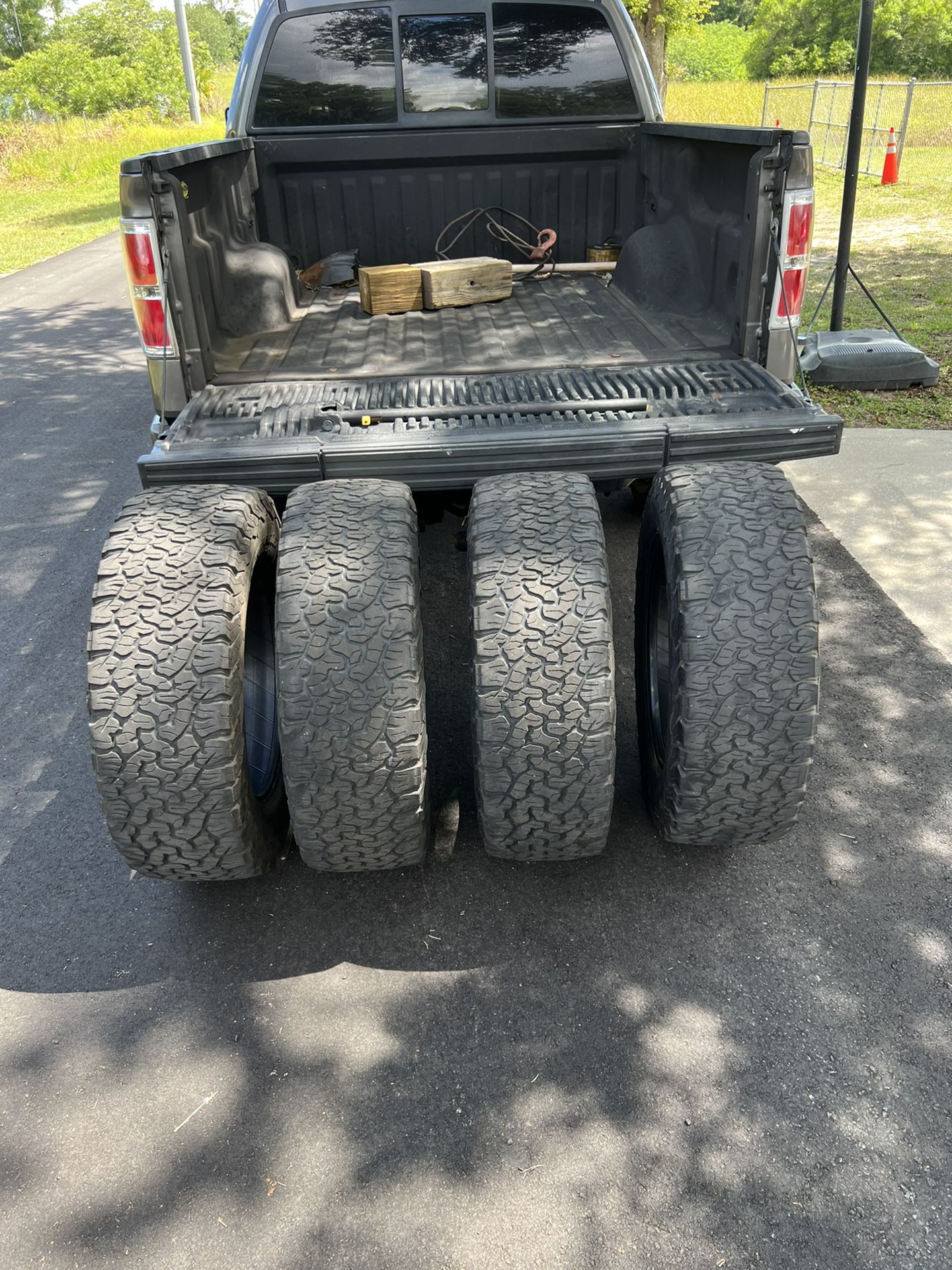 4 Tire 285 65 20 Terrain Good Condition 