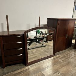 Complete Queen Bedroom Set