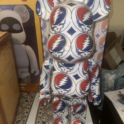 2 Bearbricks 1000% Eve And Greatful Dead 