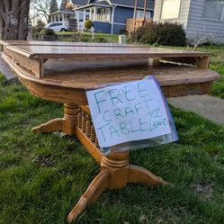 Free Table - 615 W Maple St. 