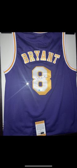 Kobe BRYANT Signed Jersey with COA