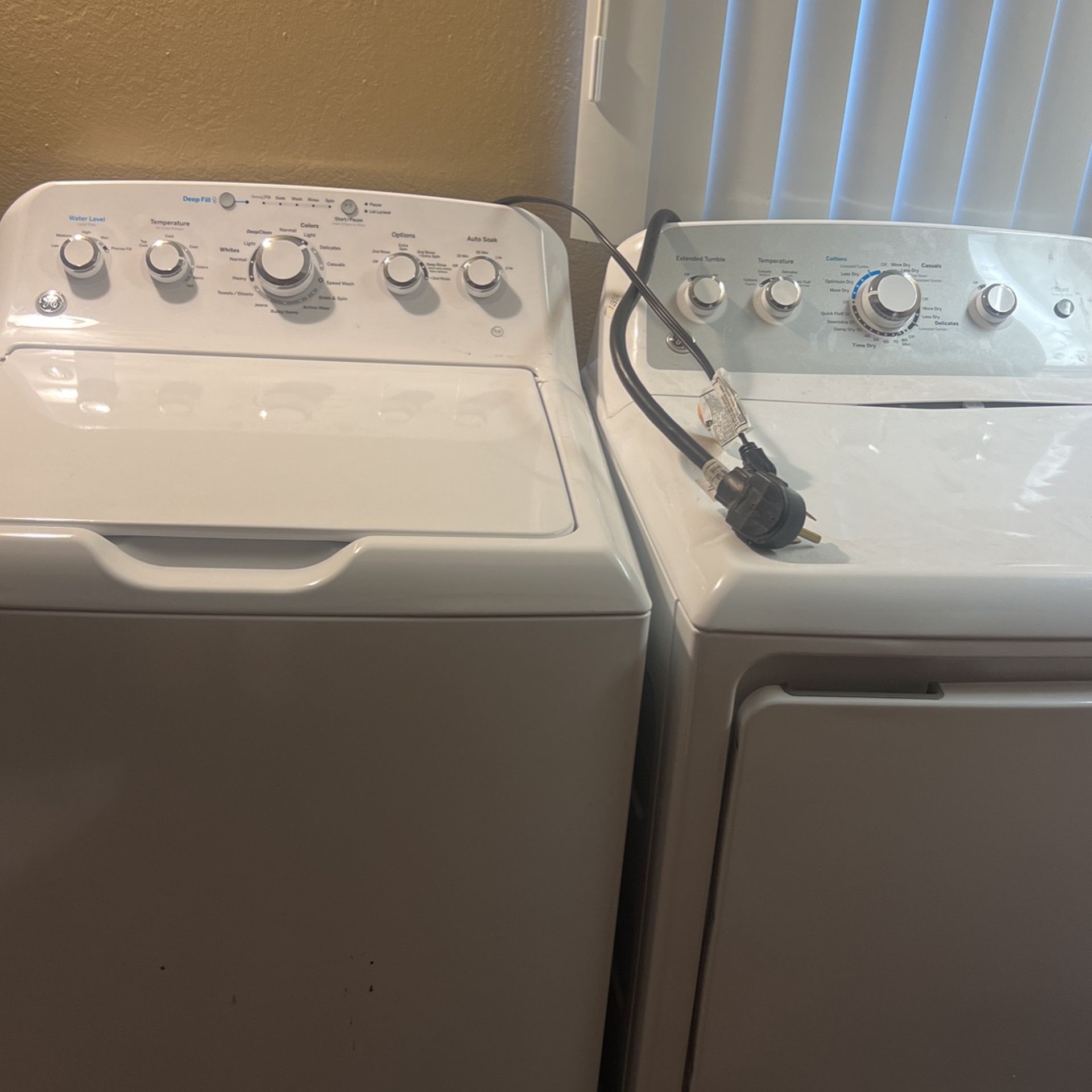 Full Size Washer And Dryer Duo