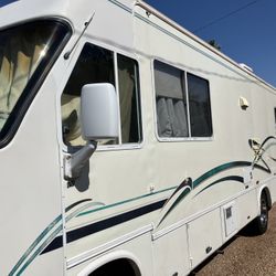 2000 Daybreak 31 Ft  low miles very good condition