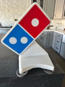 Dominos pizza sign