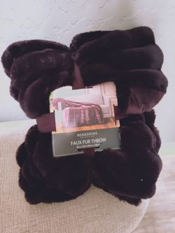 Soft plush blanket