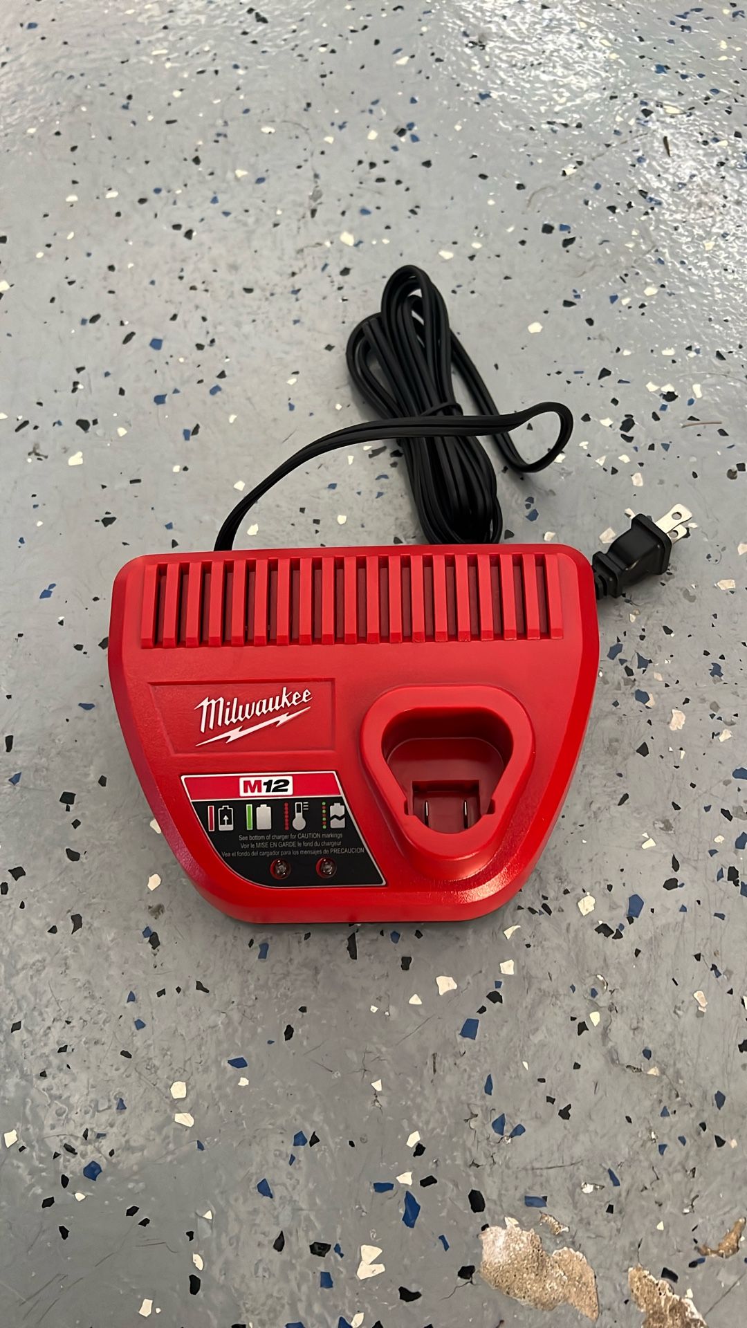 Milwaukee M12 Charger