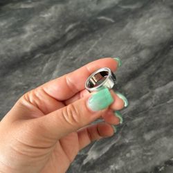 Oura Ring 4 Size 7 (battery is damaged)