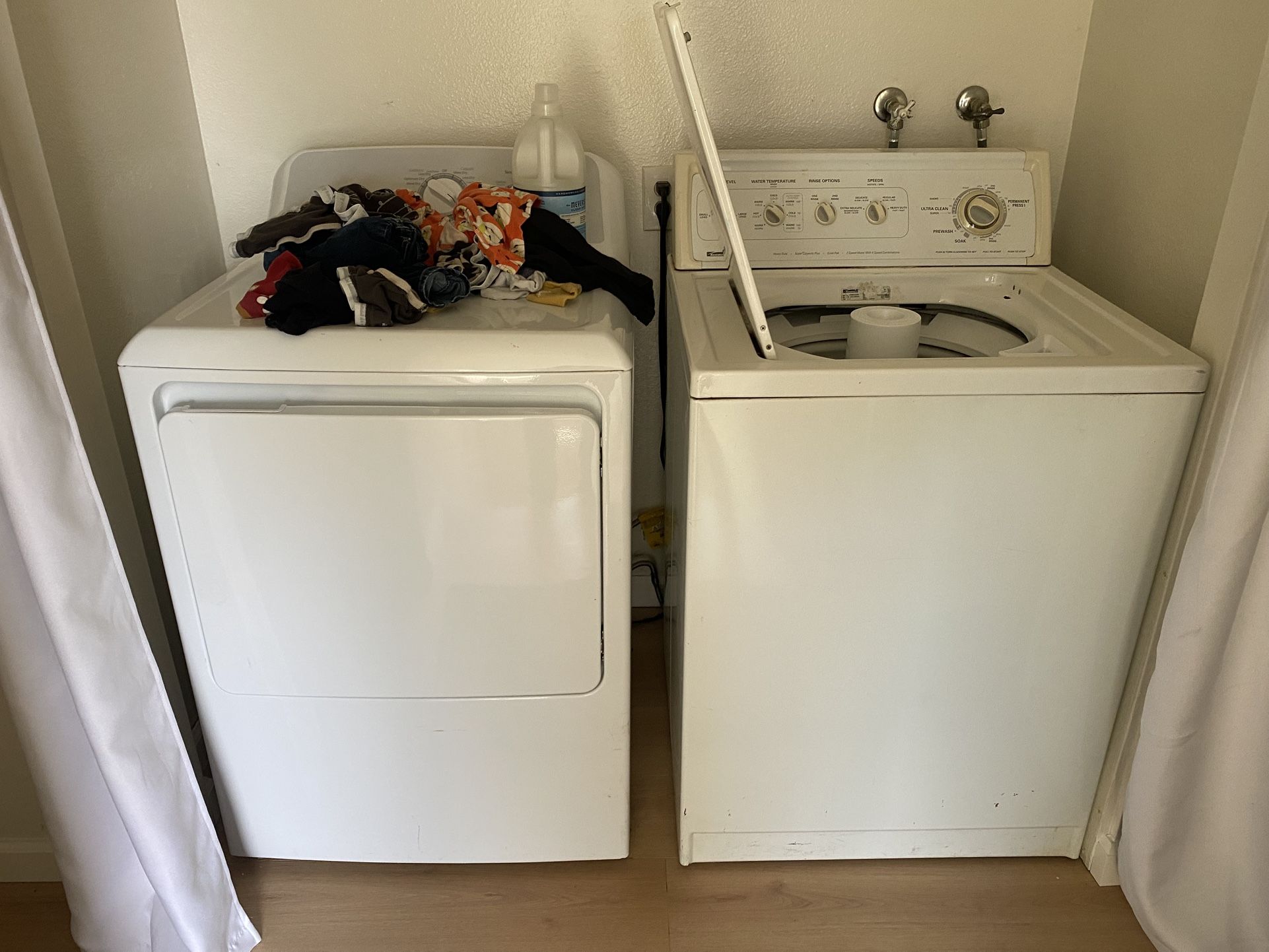Kenmore Washer & Gas Dryer Set