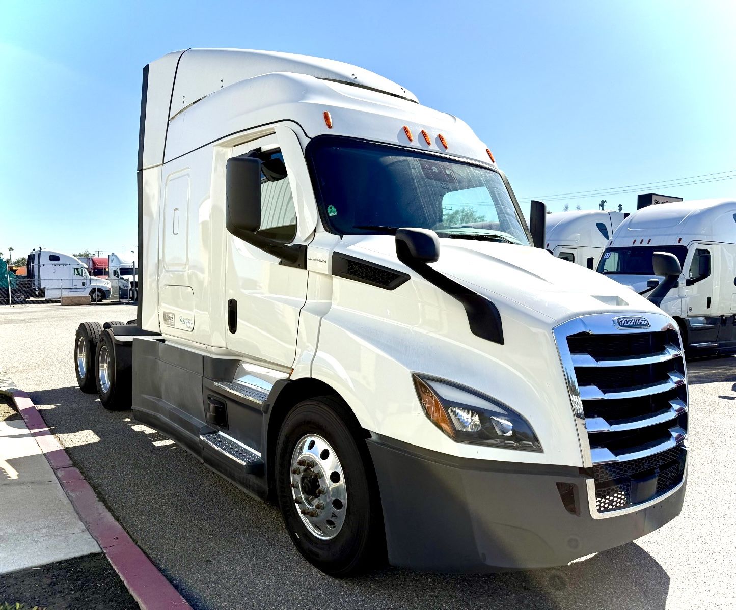 2022 FREIGHTLINER CASCADIA - 450HP 287K MILES!!! OEM WARRANTY INCLUDED!! NEW VIRGIN TIRES