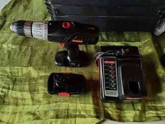 CRAFTSMAN DRILL/BATTERY/CHARGER