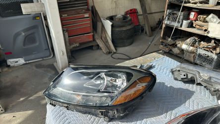 Mercedes C-300 headlight 2015-2018
