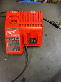 Milwaukee 12v and 18v battery charger