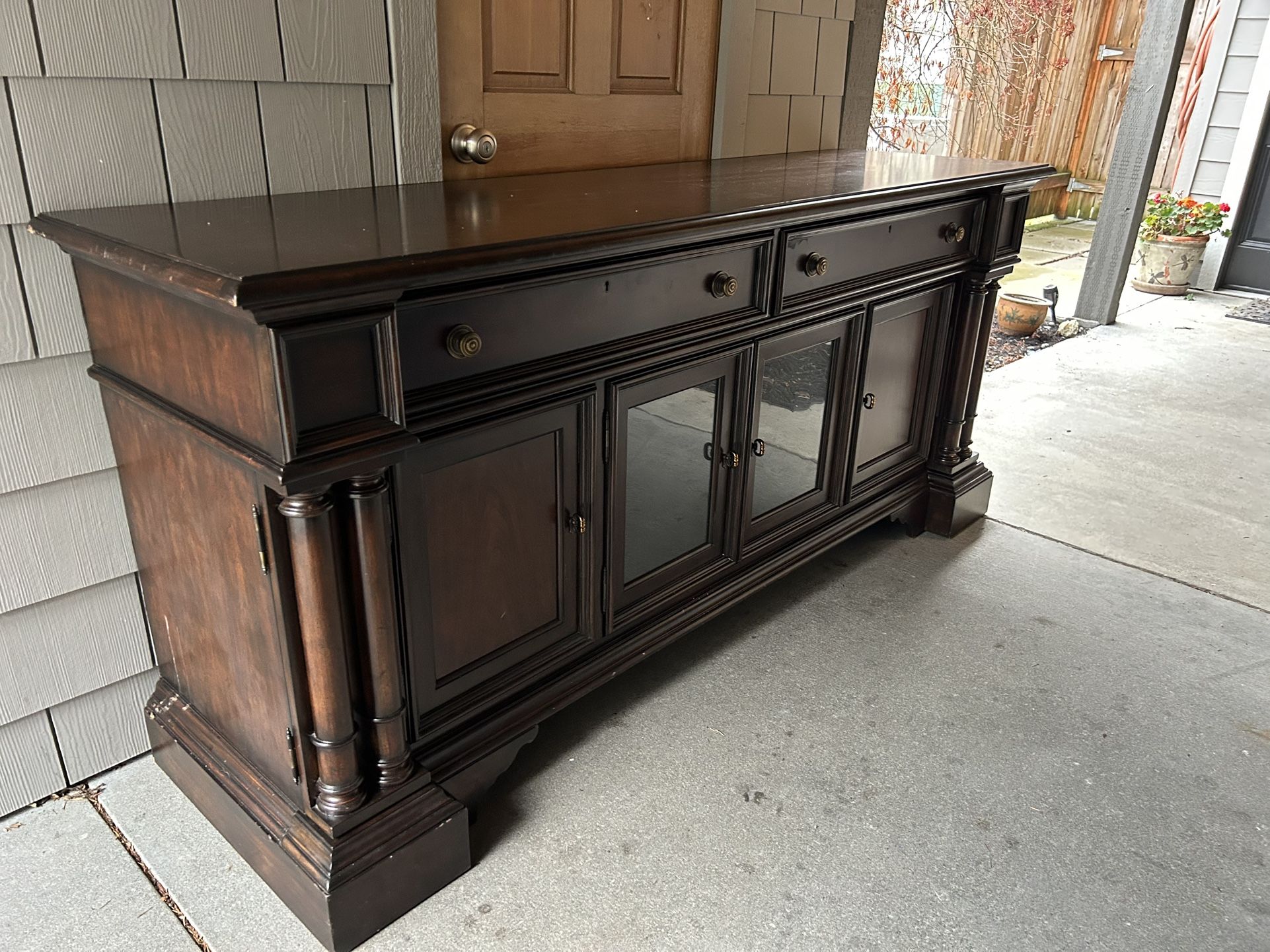 Buffet/Dresser