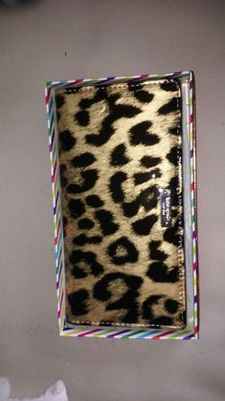 KATE SPADE WALLET..NEW NEVER BEEN USED