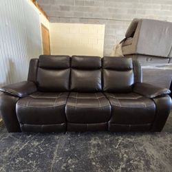 Harvey Leather Power Reclining Sofa with Power Headrests – Like New