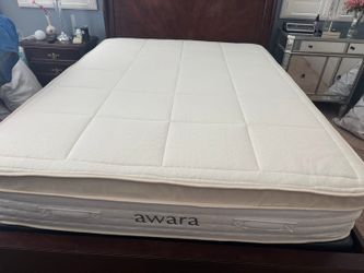 Like New Awara Luxury Hybrid King Mattress